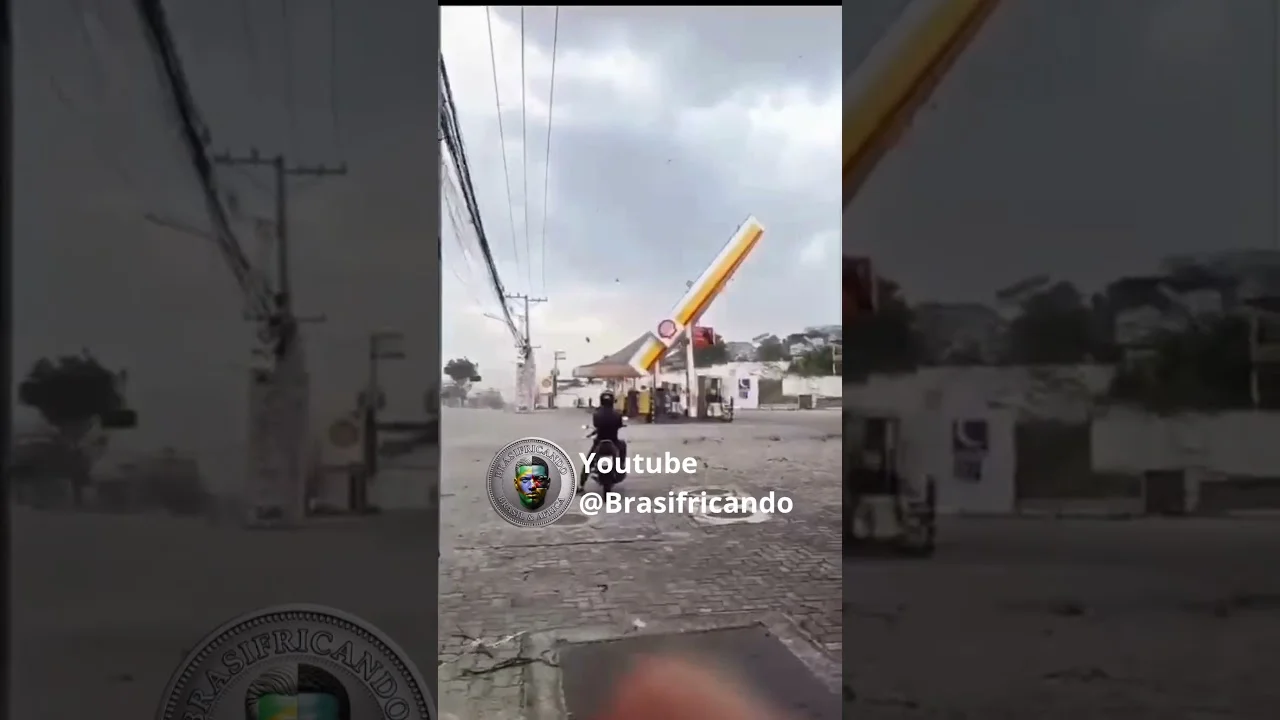 Ventania Derruba Teto de Posto de Gasolina em Campo Grande no Rio de Janeiro 1 Ventania Derruba Teto de Posto de Gasolina em Campo Grande no Rio de Janeiro